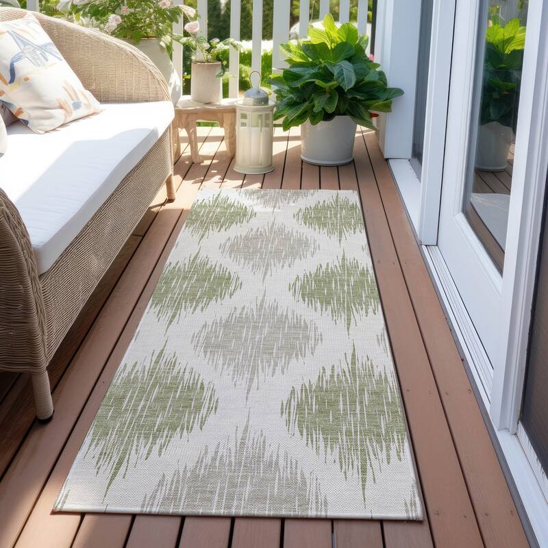 Machine Washable Indoor/ Outdoor Chantille Contemporary Geo Rug - Aloe - 2'3" x 7'6"