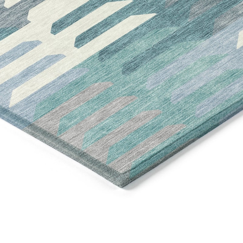 Machine Washable Indoor/ Outdoor Modern Stacks Chantille Rug