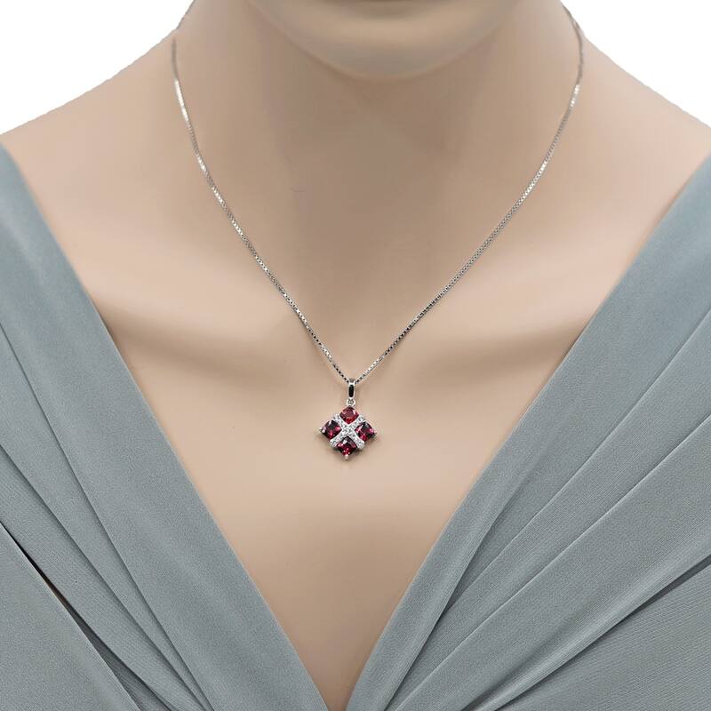 2.75 ct Garnet Pendant in Sterling Silver