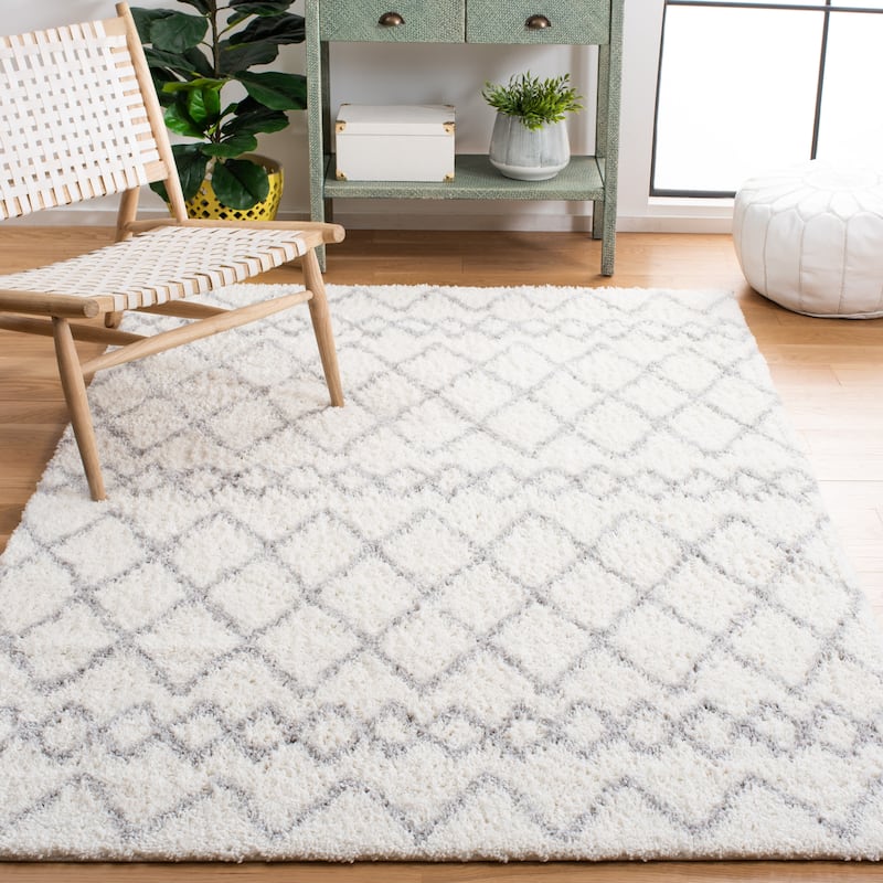 SAFAVIEH Berber Shag Ilmie Light Grey/Cream Rug - 4' x 6' - Ivory/Light Grey