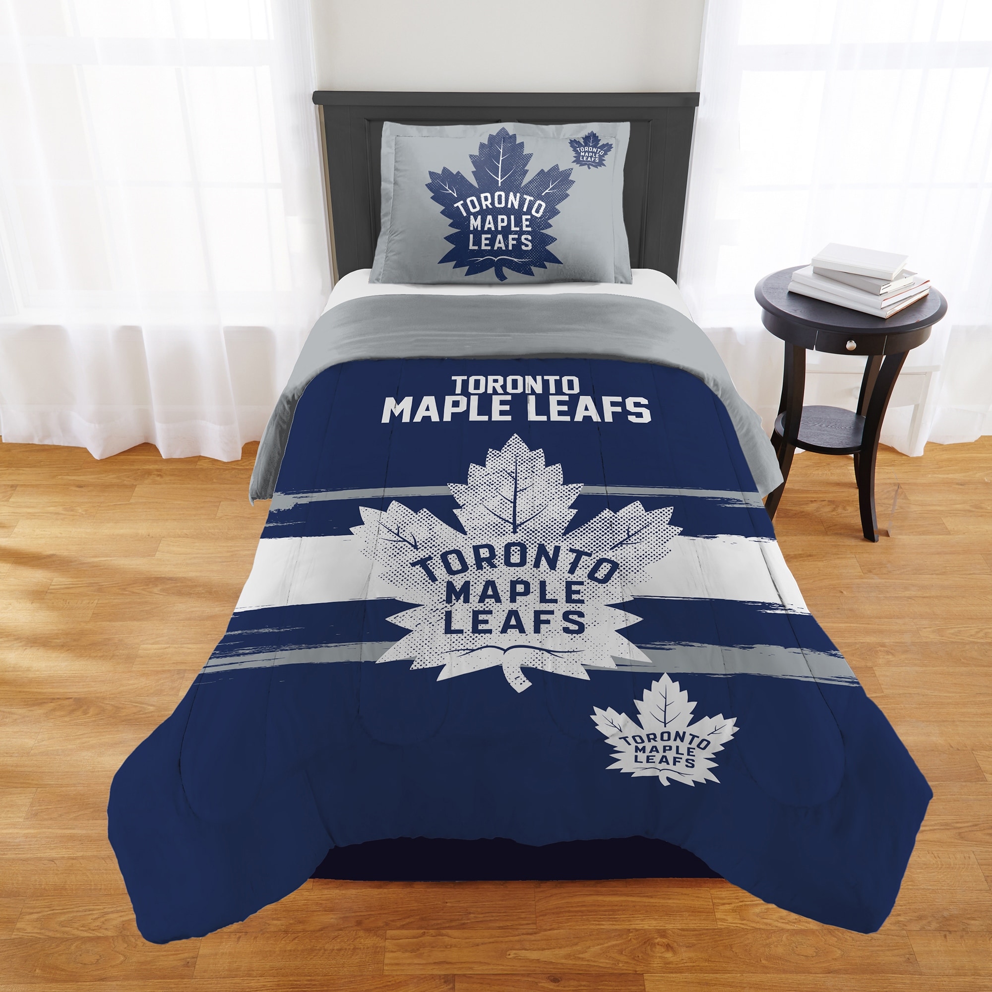 NHL Officially Licensed Toronto Maple Leafs Comforter & Sham Set