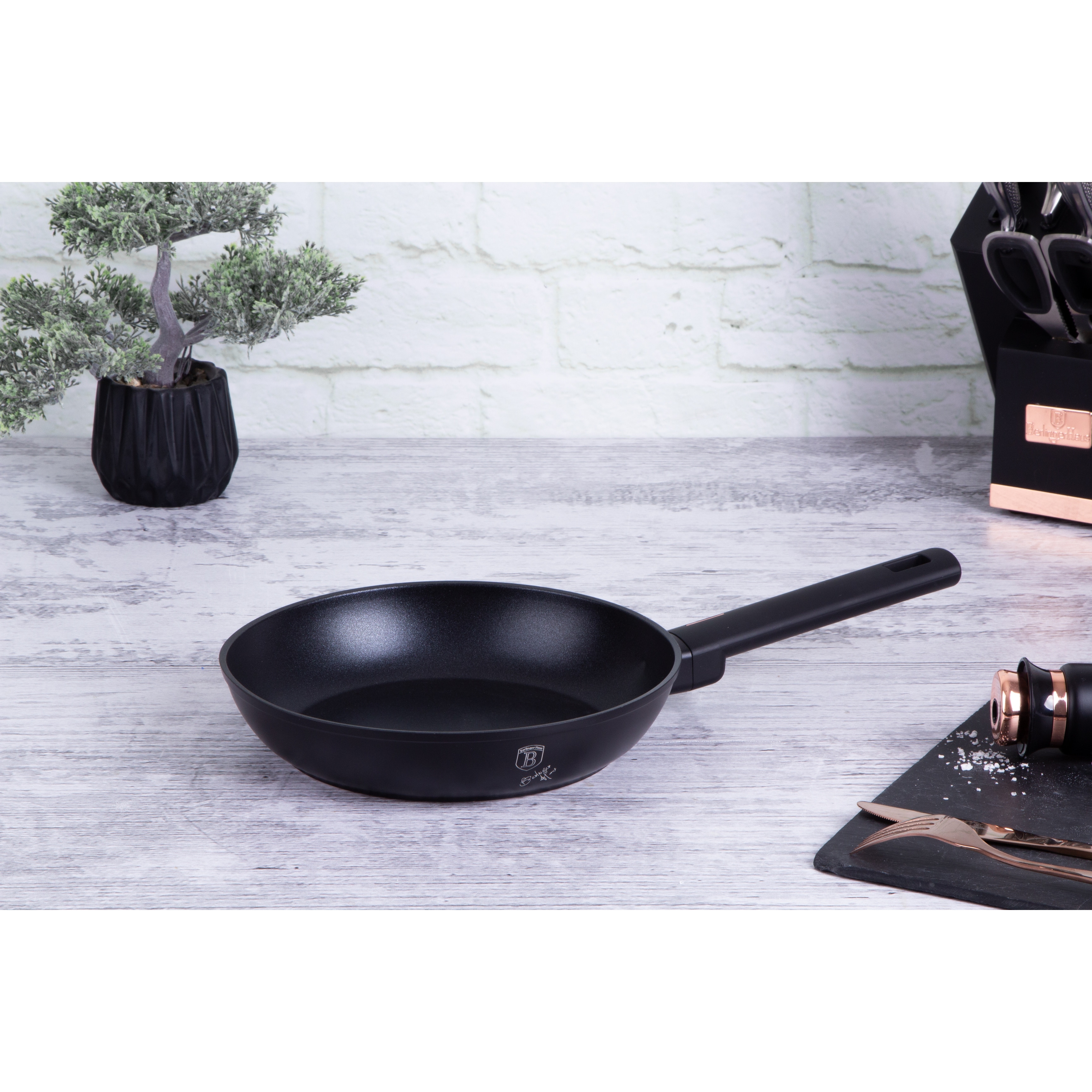 Gotham Steel Stackable Pots and Pans Set Nonstick Cookware Set, 10Pcs  Stackmaster