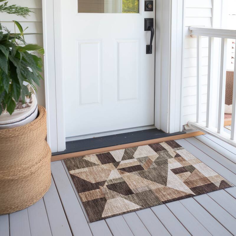Machine Washable Indoor/ Outdoor Modern Geo Chantille Rug - Brown - 1'8" x 2'6"