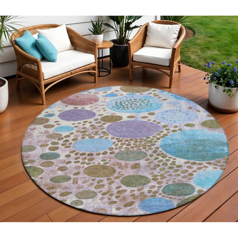 HomeRoots Geometric Transitional Rectangle Outdoor Rug - 8' Round