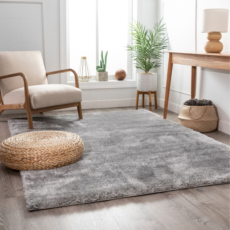Well Woven Feather Liza Solid Shag Area Rug