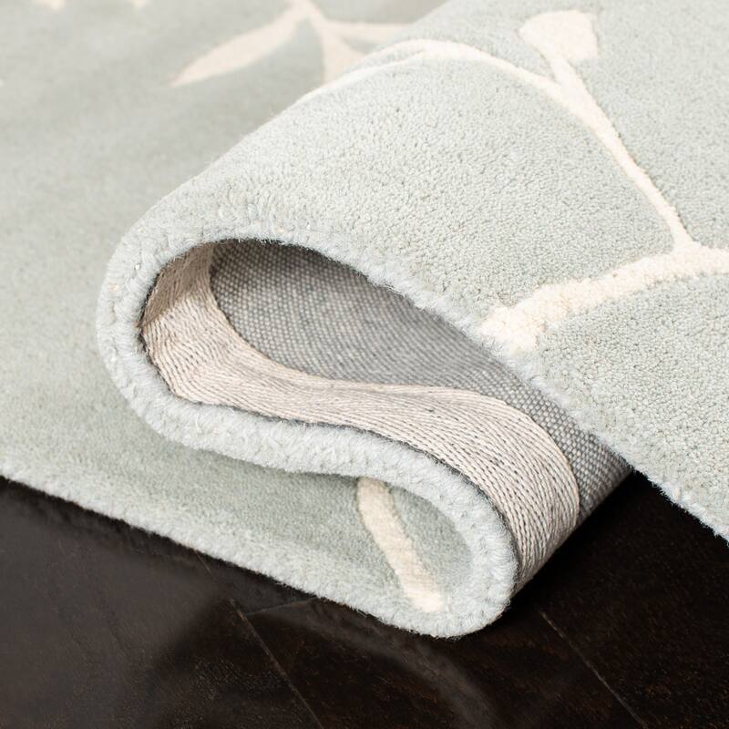 SAFAVIEH Handmade Soho Chelsey Floral N.Z. Wool Rug