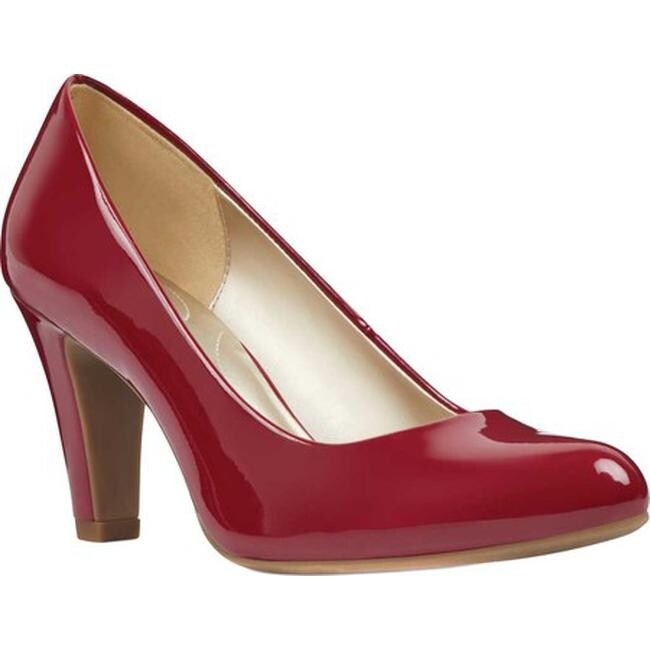 bandolino red heels