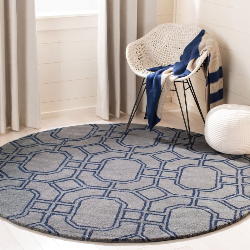SAFAVIEH Handmade Soho Sharde N.Z. Wool/ Viscose Rug - 6' Round - Grey/Dark Blue