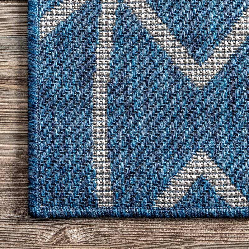 Nuloom Saunders Geometric Indoor/Outdoor Area Rug