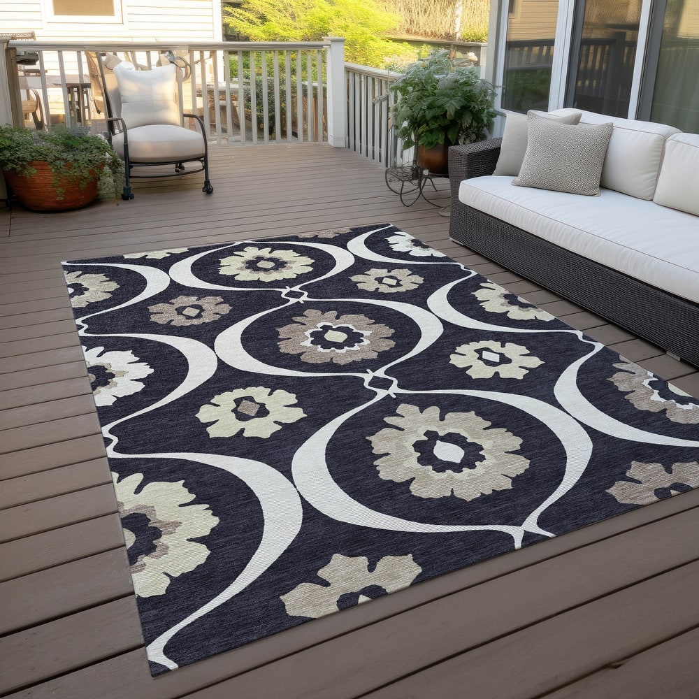 Machine Washable Indoor/ Outdoor Chantille Floral Geo Rug