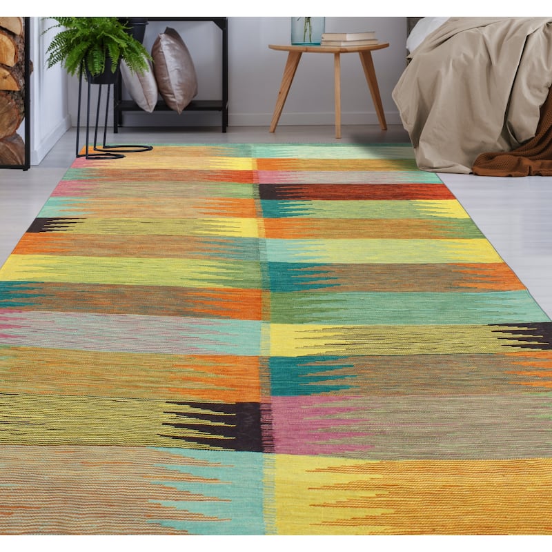Modern Flatweave Illhom Gold/Green Rug - 5'7" x 8'4"