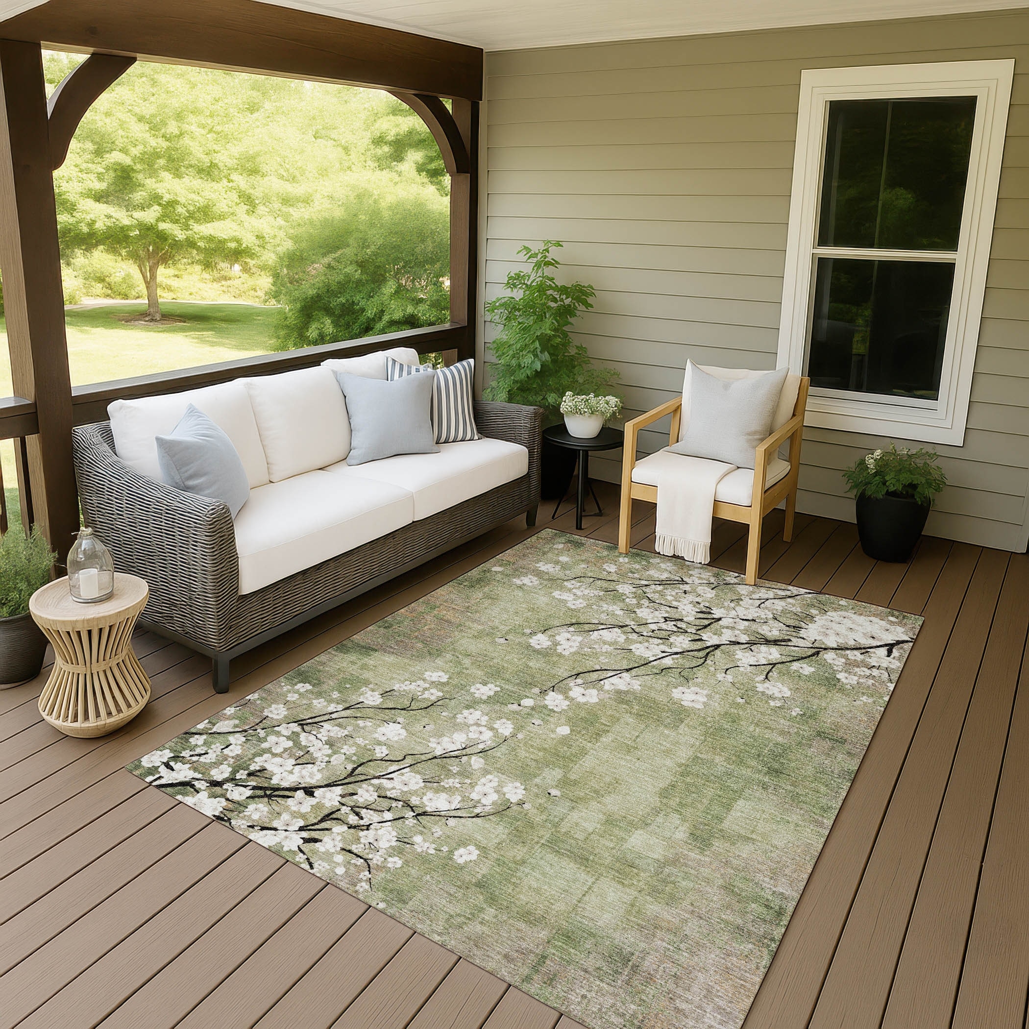 Machine Washable Indoor/ Outdoor Modern Floral Chantille Rug