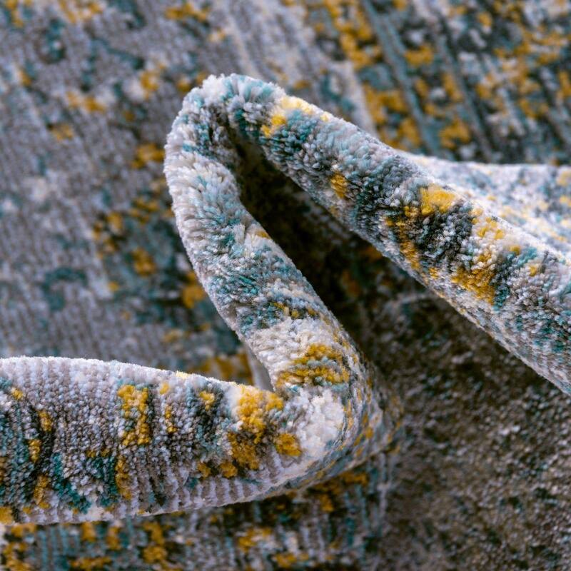 Traditional Samana Collection Area Rug