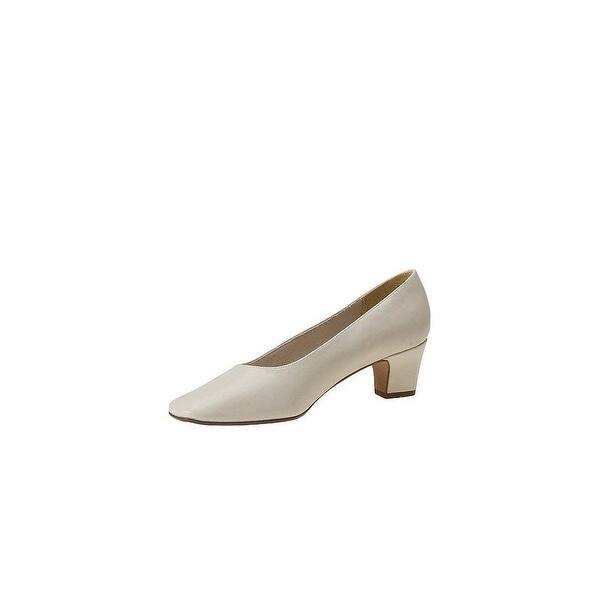Shop Lifestride Womens Jade Closed Toe Classic Pumps Overstock 20747344