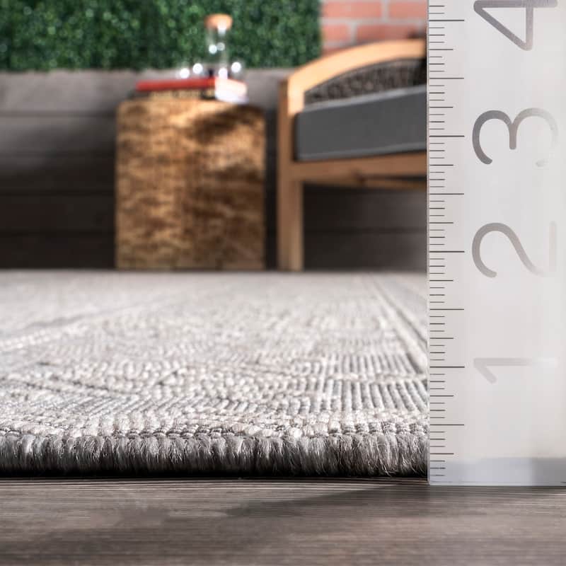 Nuloom Leigh Ethnic Stripes Indoor/Outdoor Area Rug