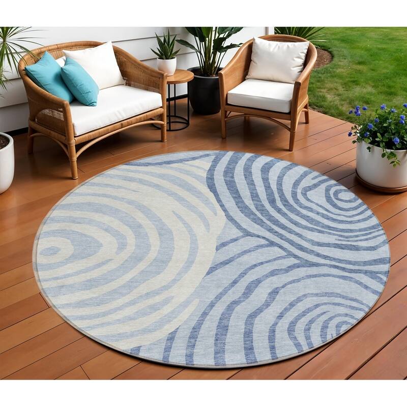 HomeRoots Abstract Transitional Rectangle Outdoor Rug - 8' Round
