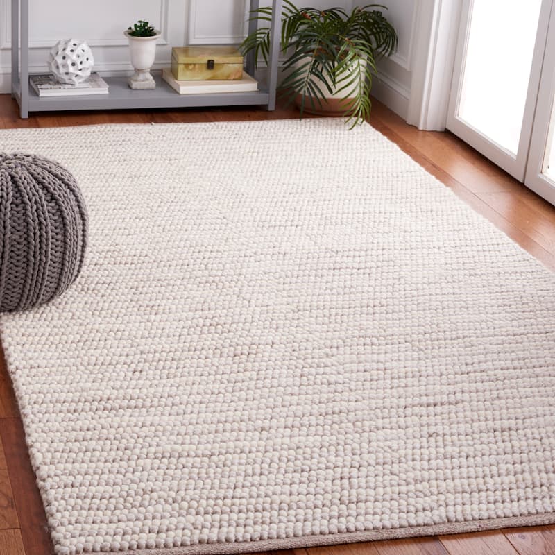 Martha Stewart by SAFAVIEH, Handmade Lisaveta Modern Wool Rug - 4' x 6' - Ivory/Beige