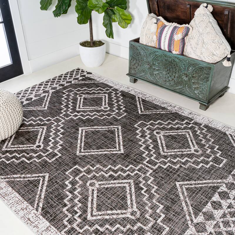 JONATHAN Y Carwa Diamond Tribal Medallion Indoor/Outdoor Area Rug