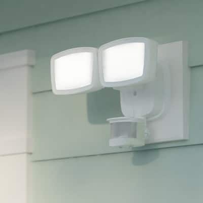 Integrated LED Motion Sensor Dusk to Dawn Outdoor Security Flood Light - 180 Range - 70 Ft
