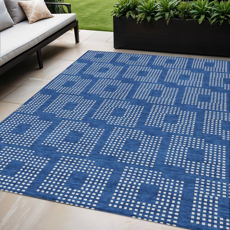 HomeRoots Geometric Transitional Rectangle Outdoor Rug - 5' X 8'
