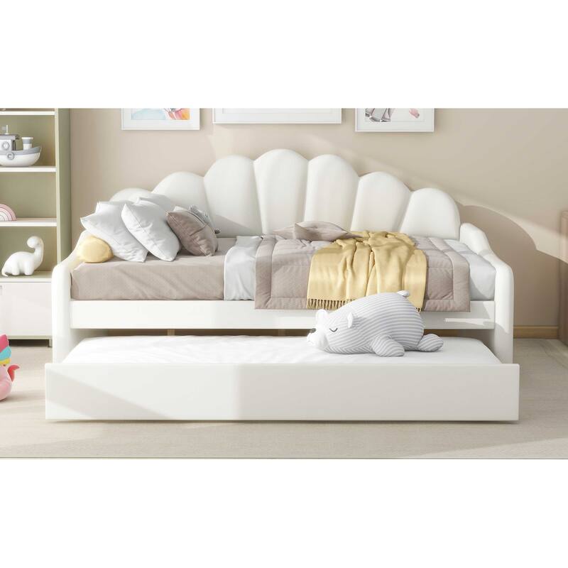 Full Upholstered Velvet Daybed with Elegant Shell Backrest and Trundle - Stylish Sofa Bed for Small Spaces
