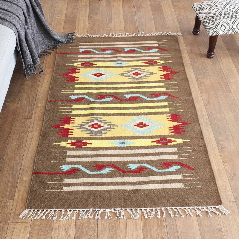 Novica Handmade Sinuous Brown Wool Area Rug (3X5) - 3' x 5' Oval