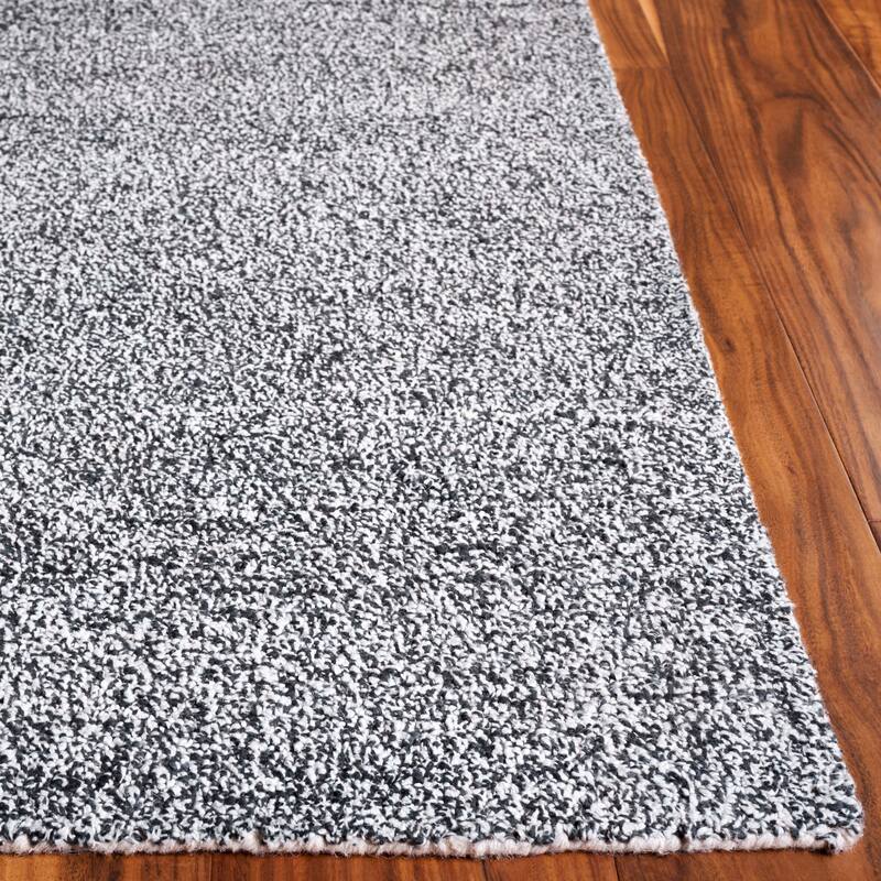 SAFAVIEH Handmade Renewal Bharat Wool Rug