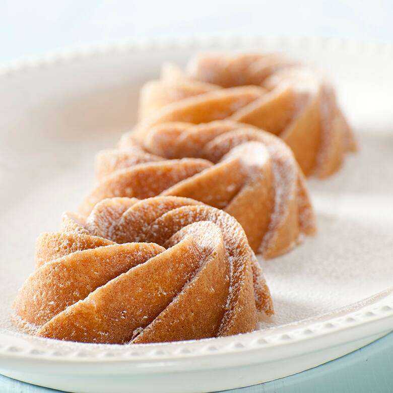 Nordic Ware Heritage Bundtlette