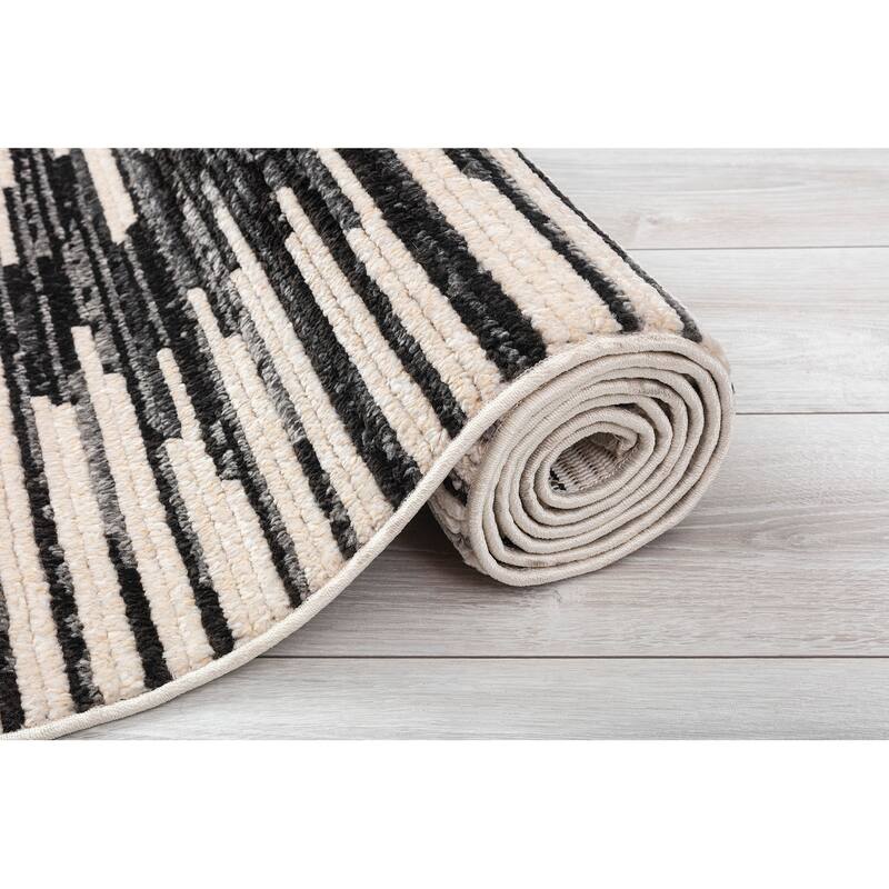 Juniper Collection Black Machine Made Indoor Area Rug