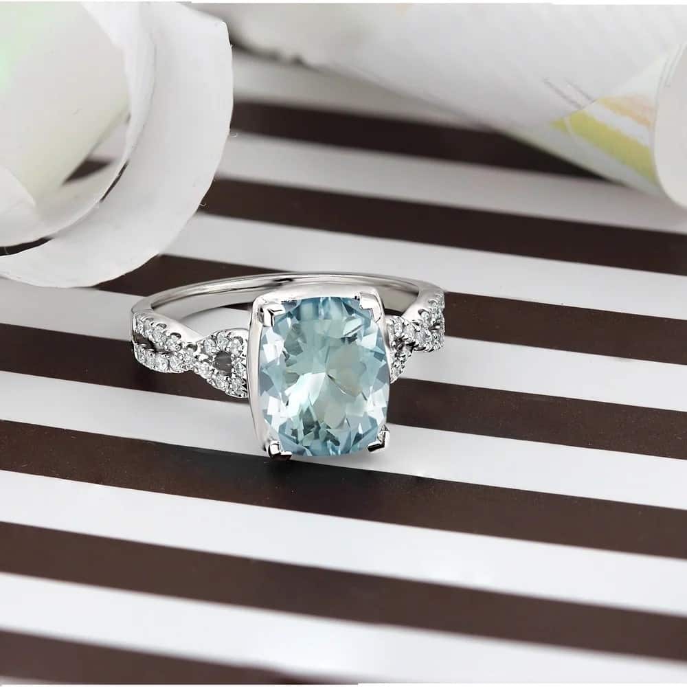 Auriya 2 1/3ct Cushion-cut Aquamarine and Diamond Engagement Ring 1/5ctw 14kt Gold