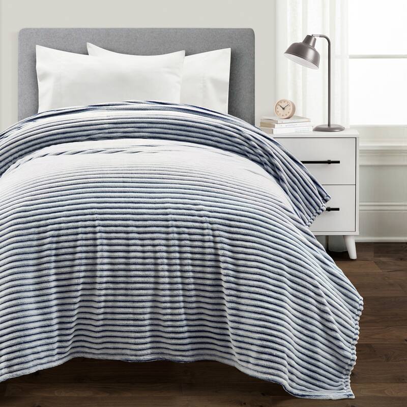 Lush Decor Super Cozy Ultra Soft Ribbed Faux Fur Oversized Bedspread/Blanket - White/Navy - Twin XL