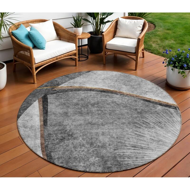 HomeRoots Abstract Transitional Rectangle Outdoor Rug - 8' Round