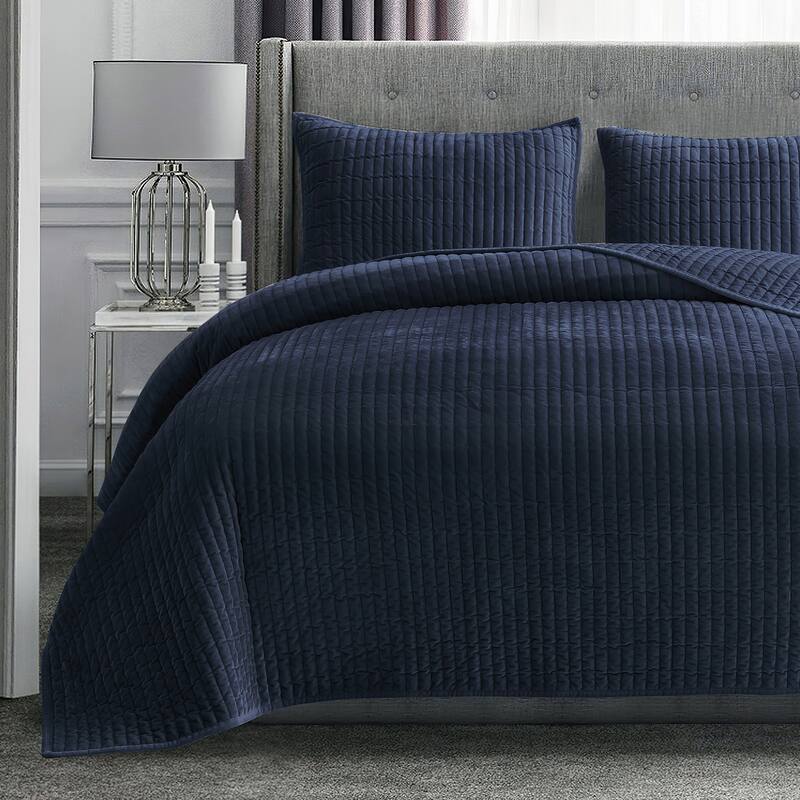 Wonderful Velvet 3 Piece Quilt Set