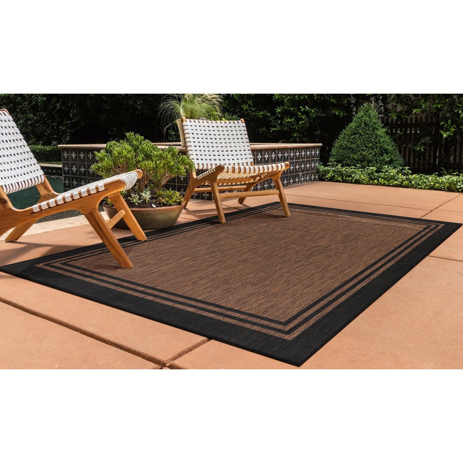 https://ak1.ostkcdn.com/images/products/is/images/direct/a234907e15dfb718372785b2e4717c87a1e978d3/Washable-Bordered-Indoor-Outdoor-Rug%2C-Outside-Carpet-for-Patio%2C-Deck%2C-Porch.jpg