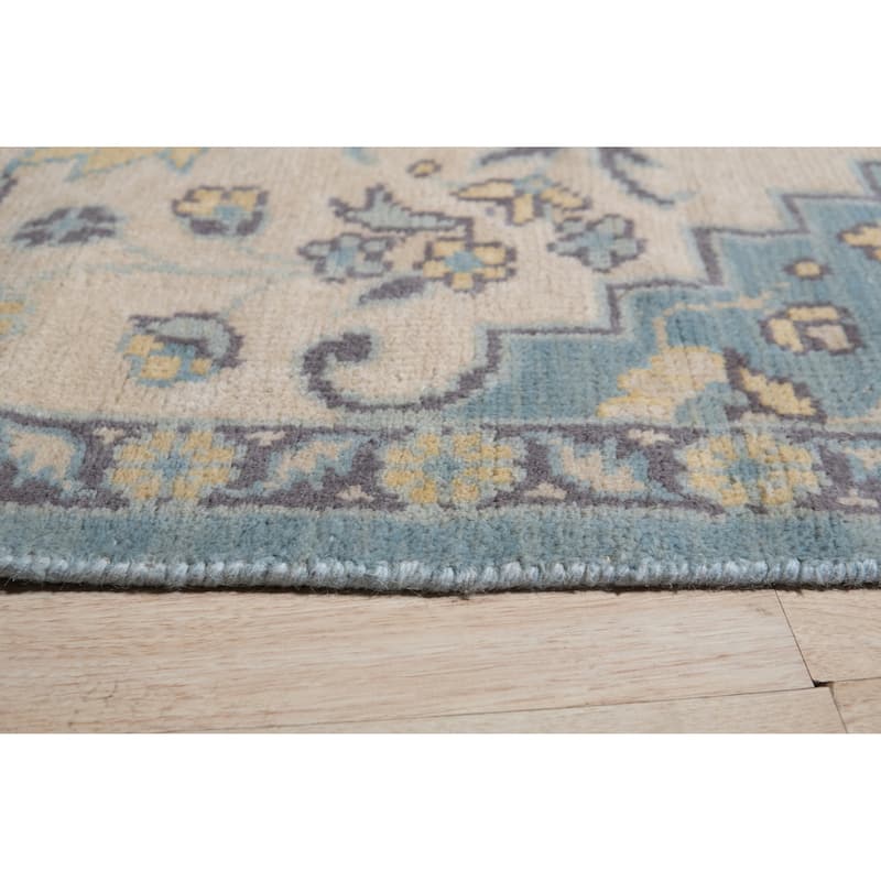 Hand Knotted Wool Ivory Traditional Oriental Heriz Rug