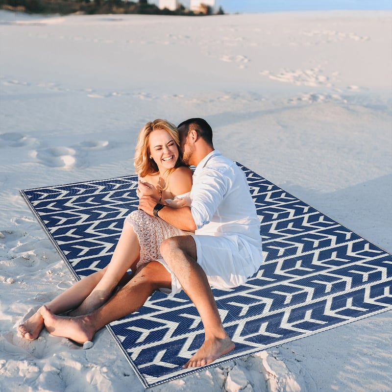 Playa Rug Outdoor Recycled Reversible Plastic Folded Mat/Rug Amsterdam Collection Lightweight & Weather, Water and UV Resistant