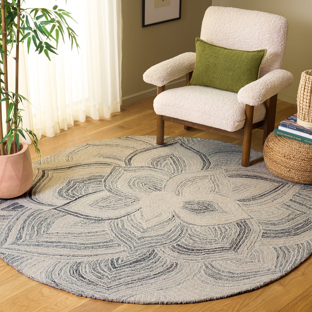 SAFAVIEH Hand-Tufted Jardin Solmaz Patterned Wool Rug