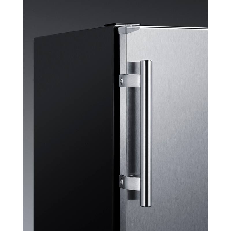 Summit SBC7BR 24" Wide 5.3 Cu. Ft. Free Standing Double Tap Kegerator