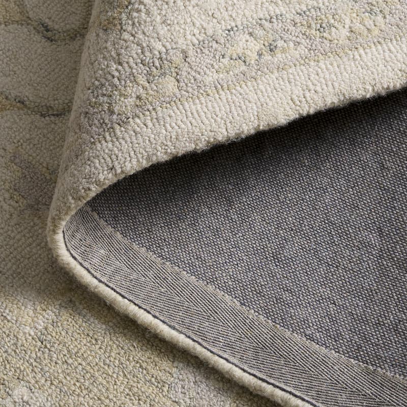 SAFAVIEH Handmade Micro-Loop Gulseven Medallion Wool Rug