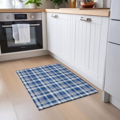 Machine Washable Indoor/ Outdoor Traditional Plaid Chantille Rug