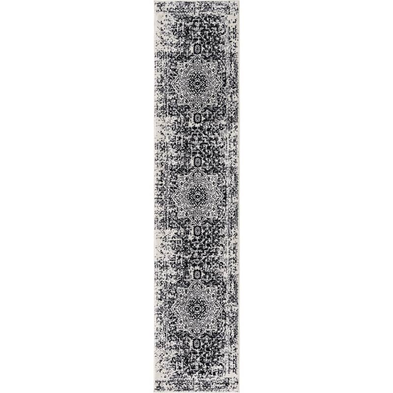 Traditional Brenda Collection Area Rug