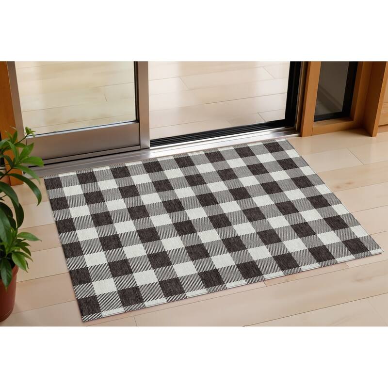 HomeRoots Plaid Transitional Rectangle Outdoor Rug - 3' x 5'