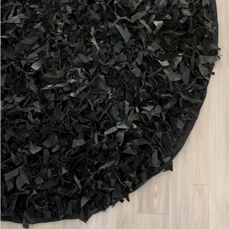SAFAVIEH Handmade Leather Shag Carlijn Modern Decorative Rug