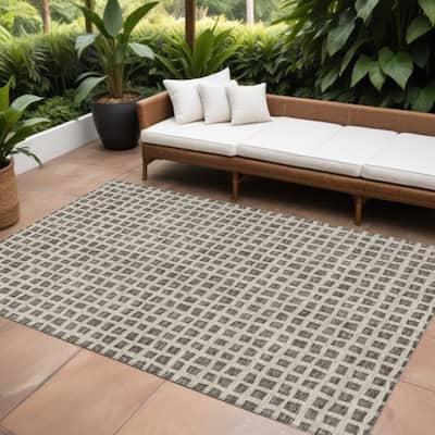 HomeRoots Geometric Transitional Rectangle Outdoor Rug