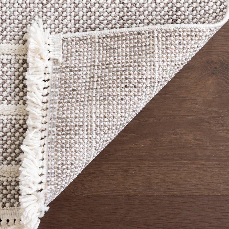 Nuloom Lucretia Striped Tassels Area Rug