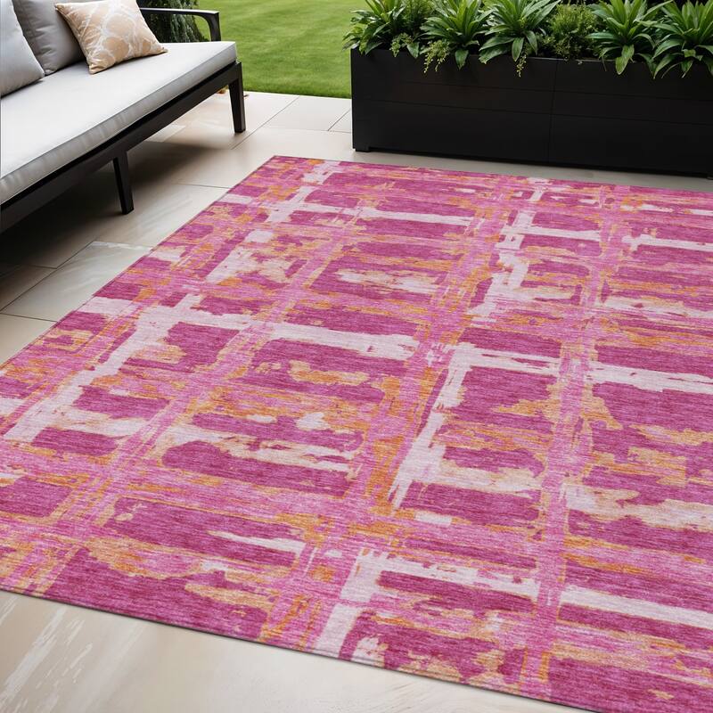 HomeRoots Striped Transitional Rectangle Outdoor Rug - 5' X 8'