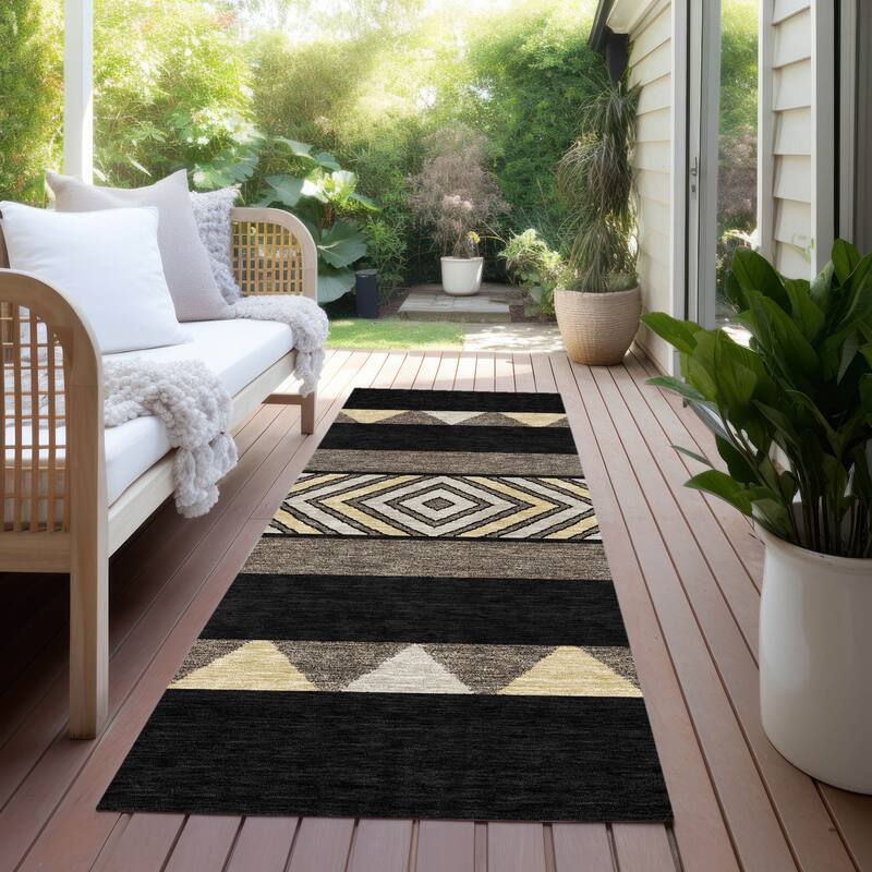 Machine Washable Indoor/ Outdoor Global Boho Chantille Rug - Black - 2'3" x 7'6"