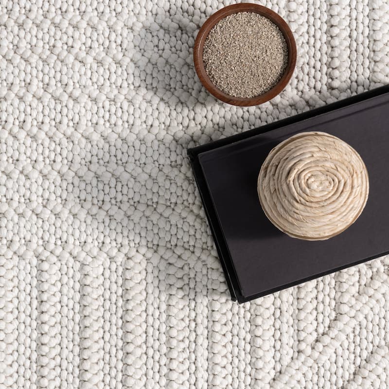 Nuloom Makena Modern Geometric High-Low Area Rug