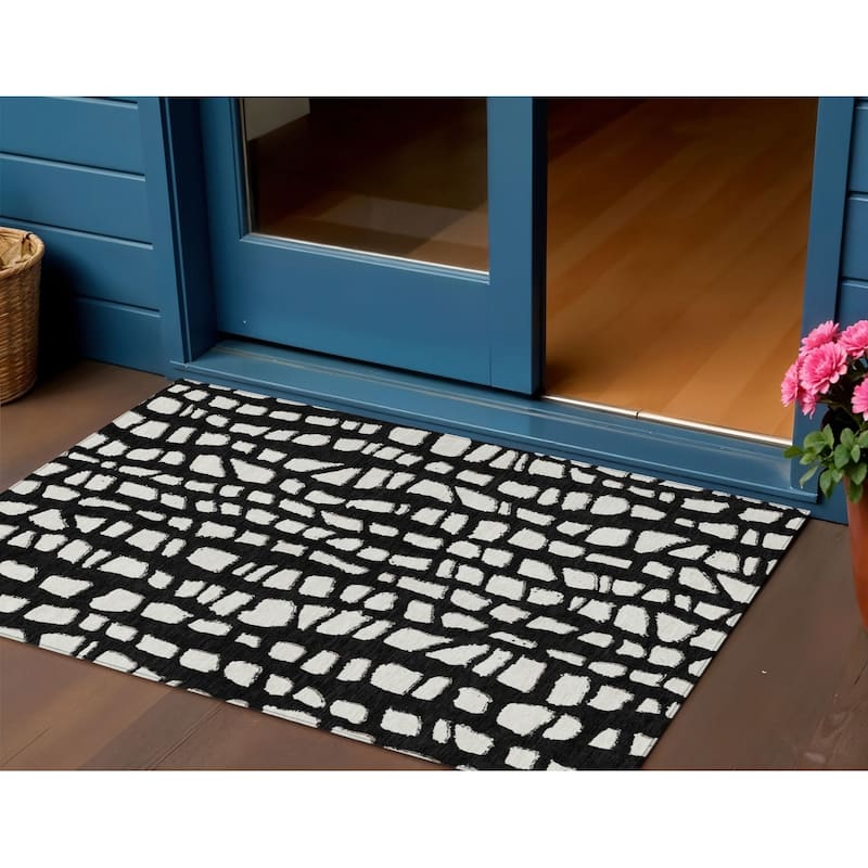 HomeRoots Abstract Transitional Rectangle Outdoor Rug - 3' x 5'