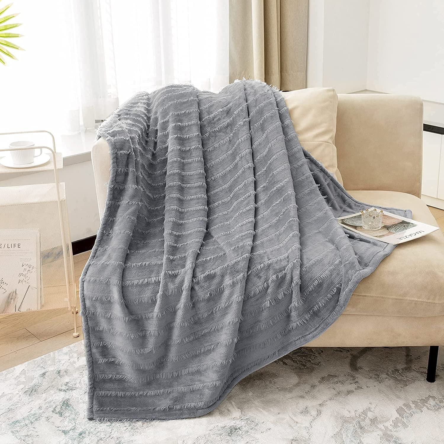 White Faux Fur Throw Blanke Cozy Blankets for Couch Bed and - Bed